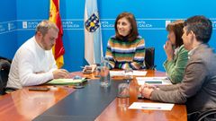Reunin entre el alcalde de O Bolo, Miguel ngel Garca (izquierda), y la conselleira de Medio Ambiente, ngeles Vzquez