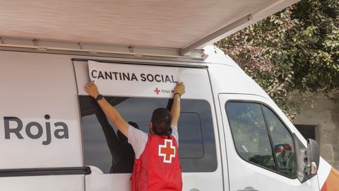El proyecto de la Cantina Social de Cruz Roja hizo parada en la parroquia lucense de Gondar.