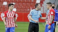�rbitro en un partido del Sporting