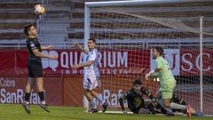 El portero argentino Valent�n debut� en el Viveiro realizando paradas de m�rito. 