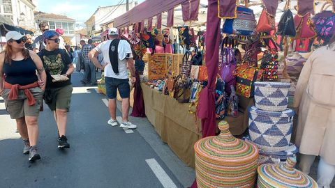 Puestos de artesan�a en la plaza de Santo Domingo