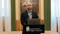 El concejal de Urbanismo del Ayuntamiento de Gij�n, Jes�s Mart�nez Salvador, en rueda de prensa en el Consistorio gijon�s.