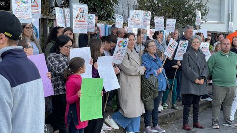 La comunidad escolar de Curtis se manifestó a favor de Breixo.