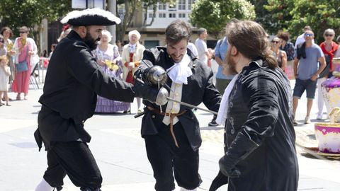 Duelo de espadas en el Festival Ilustrado.
