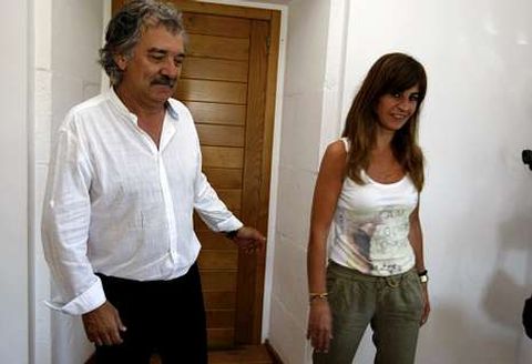 El alcalde, Juan Manuel Rey, y la concejala de Cultura, María López, ayer, tras la presentación. 