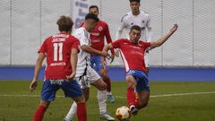 Samu Pardo corta el avance de un jugador del Bergantios
