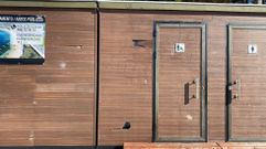 Los destrozos son claramente visibles en los aseos de Canelas