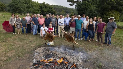 Participantes en el encuentro de amigos en Verdes, Coristanco 