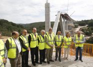 Pastor visit� ayer las obras de un viaducto del AVE en Ba�os de Molgas.
