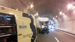 Colisin de camiones en el tnel de Faro