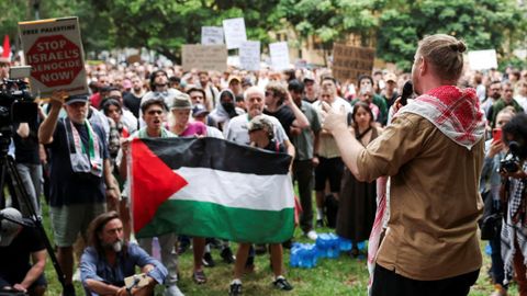 Josh Lees, uno de los dirigentes de Palestine Action Group, en una imagen de archivo de una reuni�n del grupo