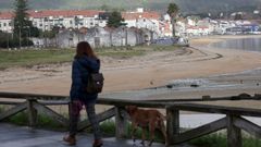 El proyecto incluye la demolicin de las ruinas de las naves de Os Catalns y la ltima parte del paseo martimo para destinarlo todo a playa