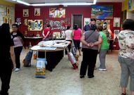 En el centro social de Dumbr�a puede verse una exposici�n con los trabajos realizados por los alumnos del curso de manualidades.