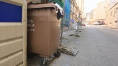 Contenedores en la calle Garca Driga, donde estaba radicado uno de los grandes focos de malos olores