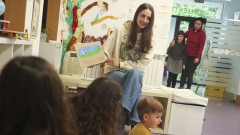 Clara ha realizado una estancia formativa de dos meses en la escuela Semente Trasancos de O Roxal, en Neda