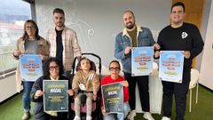  La concejala de Cultura, Mara Outeiral, present los actos de Navidad junto a The Cuncas, Critas, y Daniela con su madre.
