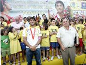 <span lang= es-es >El oro de Perucho, el gran momento de gloria</span>. En el verano del 2008 O Muo disfrutaba de la mayor gloria a la que puede aspirar un club deportivo, ver a su fichaje estrella, Carlos Prez Rial, Perucho, subirse a lo ms alto de un podio olmpico. A su regreso de Pekn el de Cangas fue recibido como se mereca en Cabanelas. 