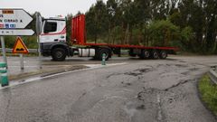 Varios tramos de la LU-862 a su paso por Xove y tambi�n los accesos al corredor presentan un estado del firme muy deteriorado