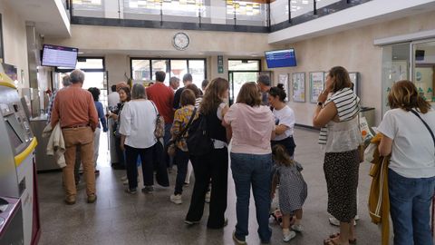 Participantes en la estaci�n de Ferrol, antes de partir