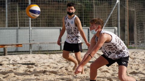 Volei playa de invierno en Oira.El Milenio Ourense organiza el primer torneo del ao sobre la arena