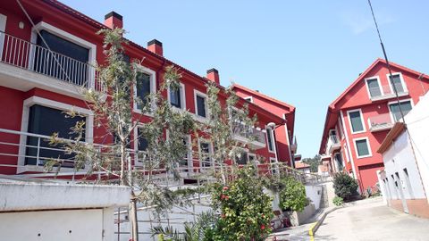 En la zona de Castieiras, en Ribeira, hay varias urbanizaciones que destinan parte de sus pisos a alquiler vacacional