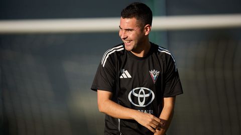 Fran Justo, durante un entrenamiento del Mirandés