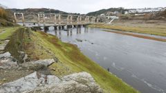 Imagen del embalse de Belesar, en Portomar�n, tomada en diciembre del 2017, en plena sequ�a