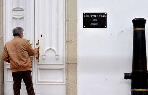 Las placas ya identifican el Archivo Naval de Ferrol.