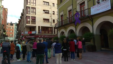 Concentraci�n frente al Ayuntamiento de Langreo contra la sentencia a la Manada