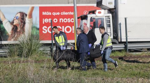 Retiran el cadver del hombre que fue abatido por la polica nacional