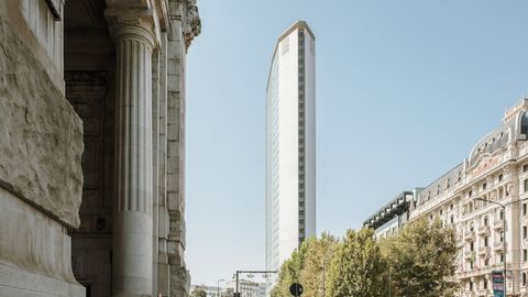 Torre Pirelli, la elegancia hecha rascacielos. Terminado en 1960 en Miln, mide 127 metros de altura pero solo 18,5 metros de grosor.