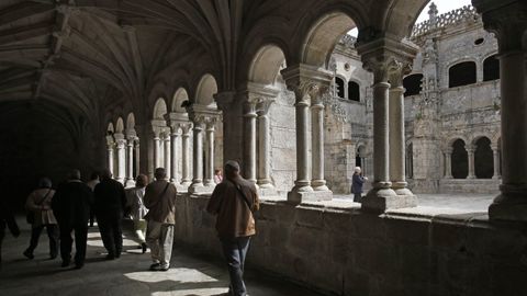 Claustro del antiguo monasterio de Santo Estevo de Ribas de Sil, en el municipio de Nogueira de Ramu�n