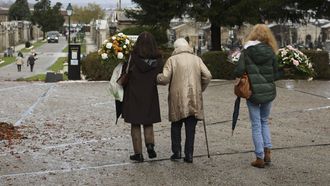Capuchas y paraguas este viernes en Boisaca, Santiago