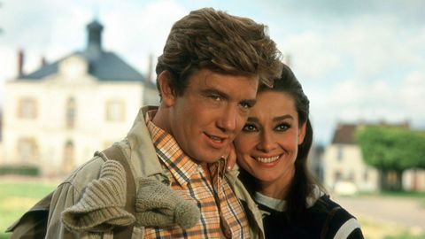 Uno de los trabajos más populares de Finney fue «Dos en la carretera», junto a Audrey Hepburn