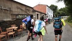 En concellos como Palas de Rei o Sarria el Camino de Santiago condiciona la oferta, ya que muchas casas se destinan a negocio