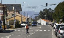 Los nuevos sem�foros del cruce de Vista Real todav�a no funcionaban ayer por la tarde. 