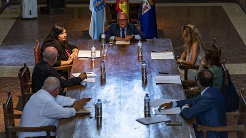 El jurado del Premio Ourensana 2022 se reuni en el monasterio de Oseira.