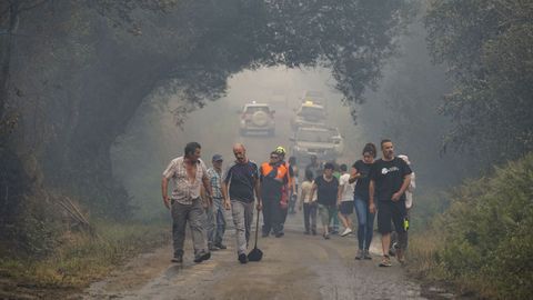 Incendio forestal no Macizo Central Ourensán.