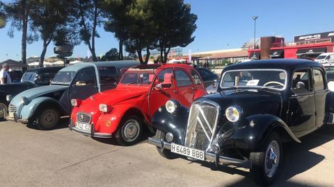 Modelos clsico de Citren en el 100 cumpleaos de la marca celebrado en el circuito del Jarama