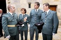Agentes del instituto armado celebrando el D�a del Pilar en Malpica el pasado 12 de octubre. 