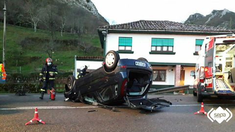 Accidente de tr�fico en Fr�es, en Ribadesella