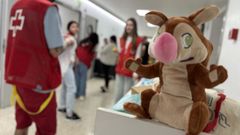 Voluntariado y personal t�cnico de Cruz Roja Juventud en el CHUO

