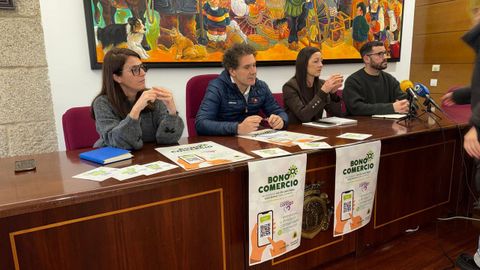 Presentaci�n de la campa�a para apoyar al comercio local.