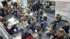 Encuentro vecinal de los afectados por el PIA de Monte Mero tras la reuni�n con la alcaldesa de A Coru�a, In�s Rey