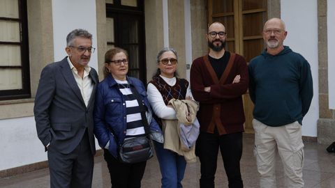 Miembros de la Asociacin O Cimborrio, en la rueda de prensa que ofrecieron ayer.