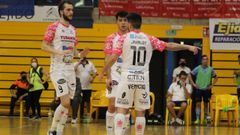 Antonio Diz, Javaloy y Pirata conversando en el partido del s�bado ante El Ejido