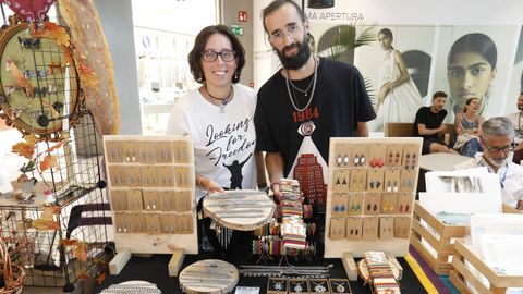 Aarn y Mayte crearon Henko y su sueo es abrir una tienda de joyera artesanal.