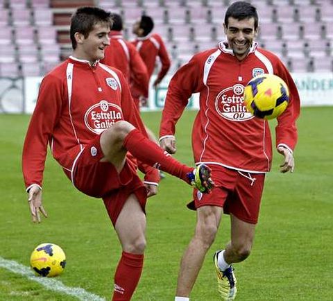 Endurit y Ernesto, en un lance del entrenamiento de ayer celebrado en el �ngel Carro.