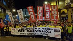 Cabecera de la manifestacin en defensa de Alcoa en Avils