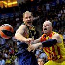 Zoric y  Lampe durante el Fenerbahce-Barcelona.